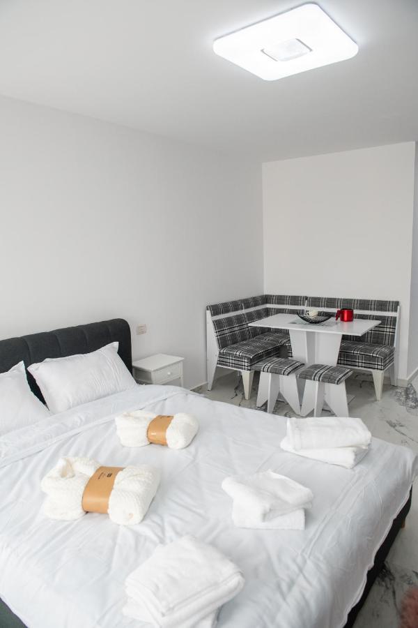 Apart Hotel Center Пьятра-Нямц Экстерьер фото